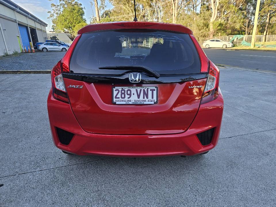 2015 Honda jazz vtec automatic low kms7.jpg